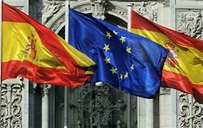 España se une a la Comunidad Económica Europea.