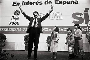 España entra en la OTAN.