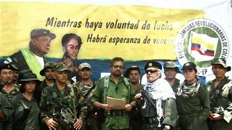Reanudación de los ataques por parte de disidencias de las FARC y otros grupos armados