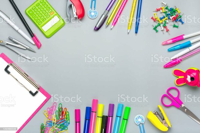 Clips, bolígrafo, grapadora, ordenador personal...