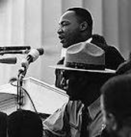 martin luther king jr gives i have a dream speach