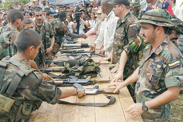 DESMOVILIZACIÓN DE LAS AUTODEFENSAS UNIDAS DE COLOMBIA