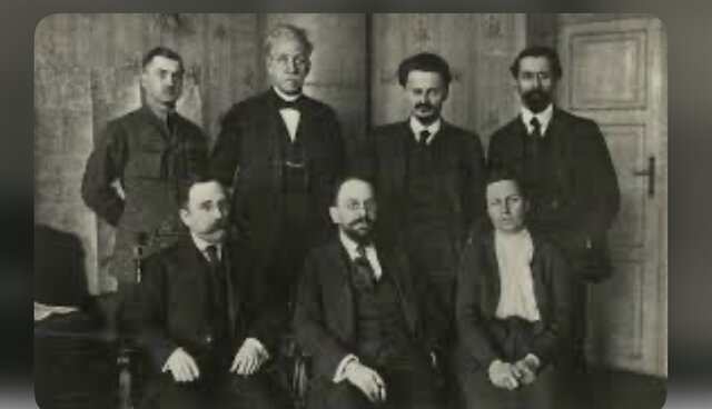 Tractat de Brest-Litovsk Execució del tsar i la seva familia