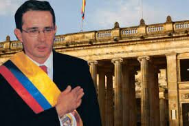 Álvaro Uribe  Elegido Presidente
