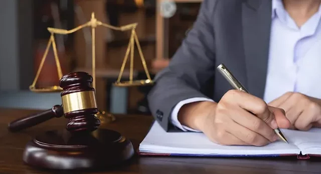 Ley 446 - Modificación de la Ley 23 de Descongestión de Despachos Judiciales.