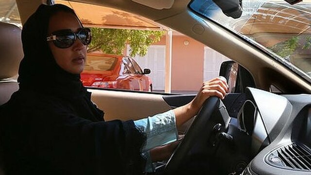 Las mujeres en Arabia Saudita obtienen el derecho a conducir