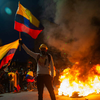 Timeline: Línea de Tiempo sobre la violencia en Colombia