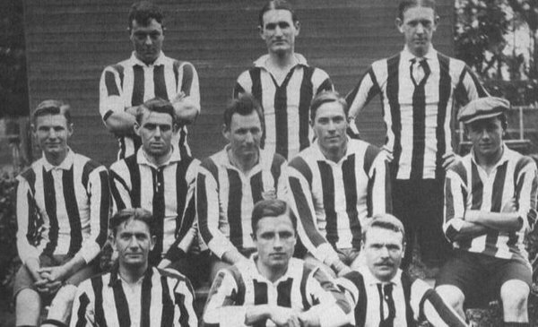 Se decretó el profesionalismo del fútbol