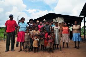 La constitución política consagro constitucionalmente los derechos materiales de los indígenas.