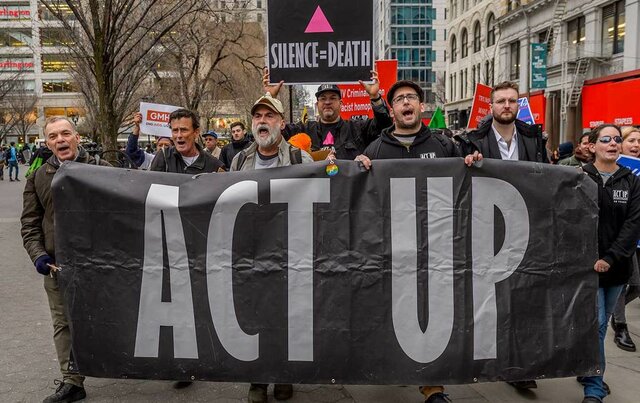 Se funda ACT UP-AIDS Coalition to Unleash power