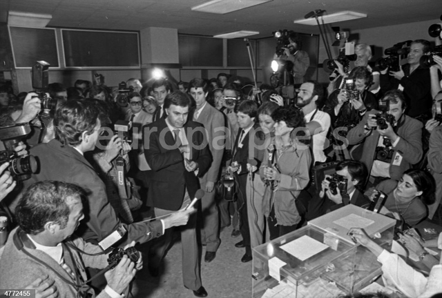 El Partit Socialista Obrer Espanyol (PSOE) gana les eleccions generals