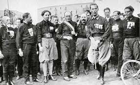 Mussolini funda el Partido Nacional Fascista