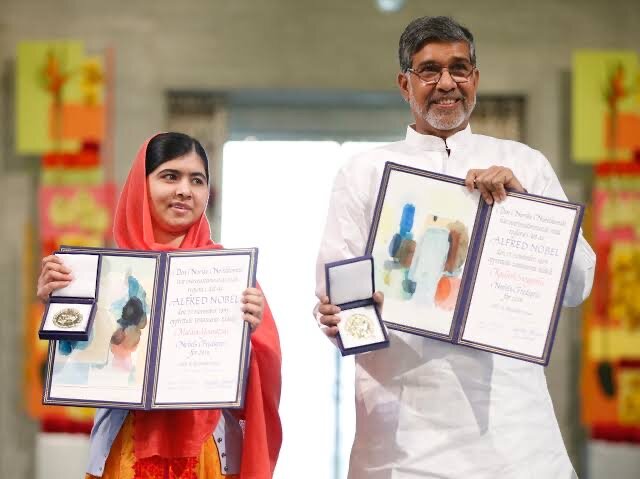 Malala Yousafzai e Kailash Satyarthi recebem o Prêmio Nobel da Paz