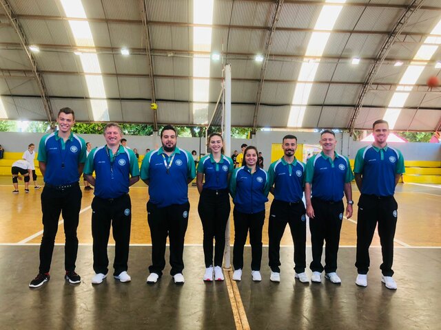 Atuei pela primeira vez como árbitra da Federação Paranaense de Vôlei