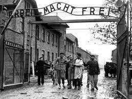 Los sovieticos liberan Auschwitz