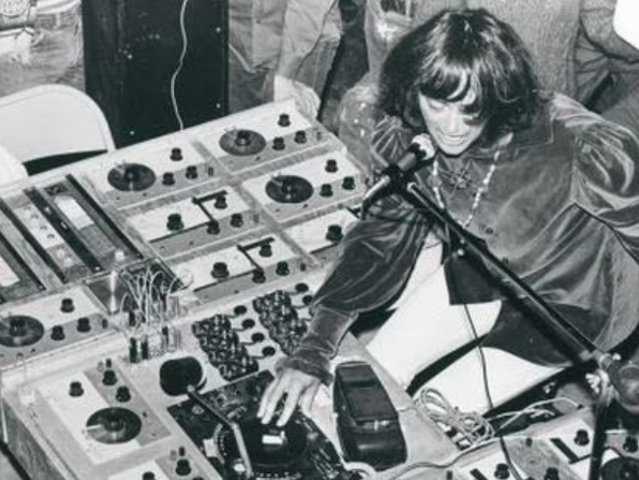 THE ELECTRONIC MUSIC