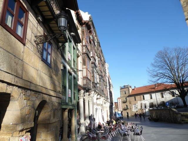 Viaja a Avilés a visitar a su padre