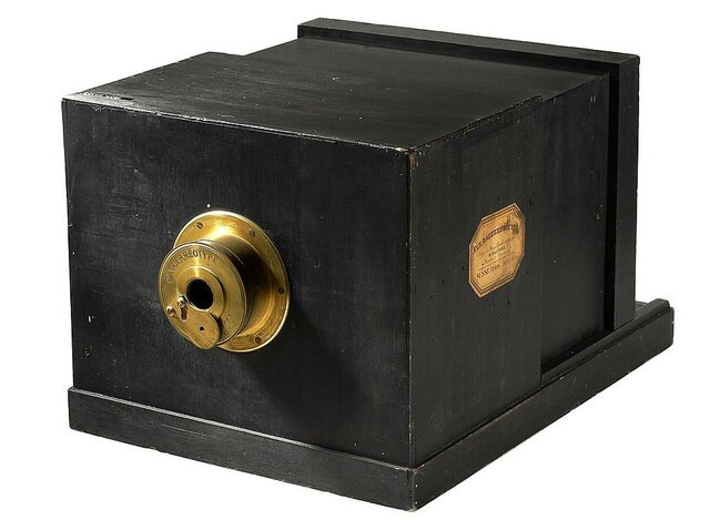 Primera cámara fotográfica