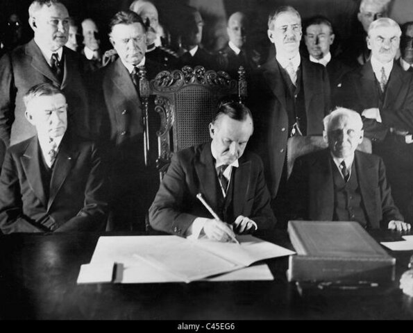 Tratado Briand-Kellogg.