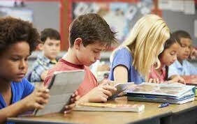 მოსწავლეთა პროექტების განხილვა