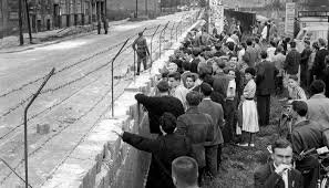 Construcción del Muro de Berlín