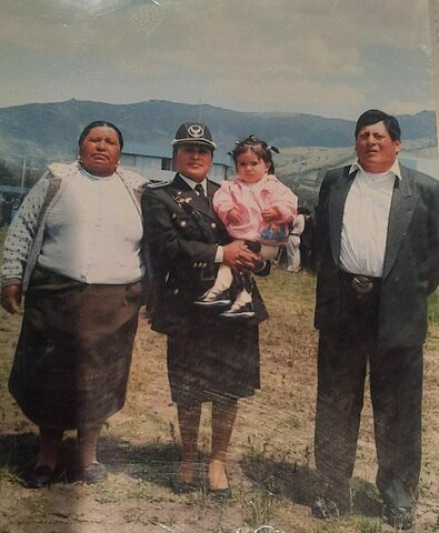 Graduación de su hija como policía