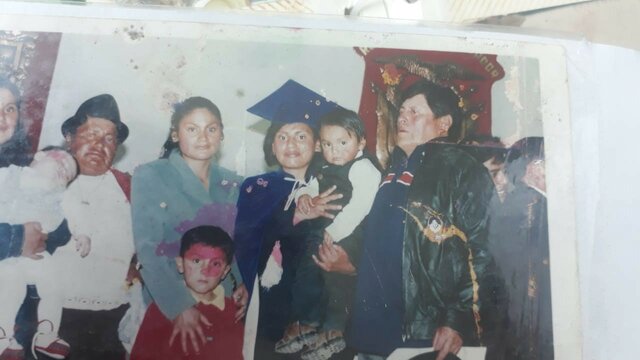 Grado de la universidad de su hija Gabriela Lagla