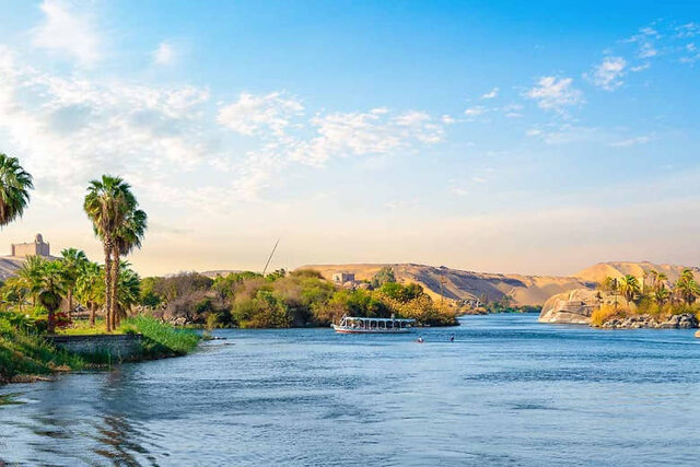 we went to swin at Nilo River