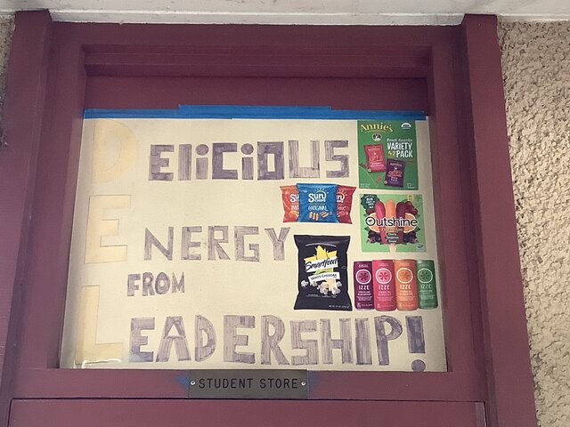 Del Market Opens for the First Time of the School Year.