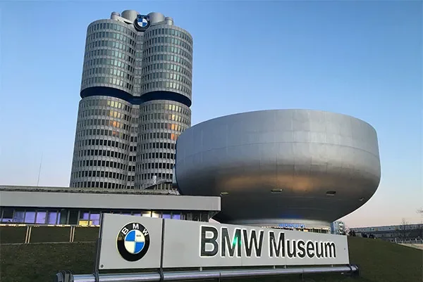 BMW muuseum-Karl Schwanzer