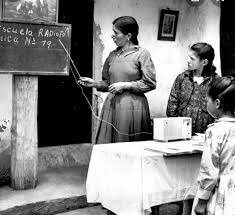 Escuelas radiofónicas