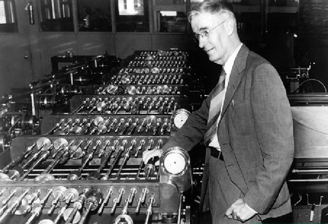 Primera computadora analógica.