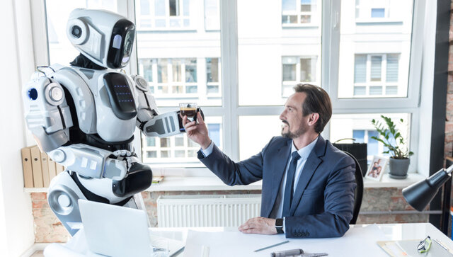 Primers robots humanoides assistents personals