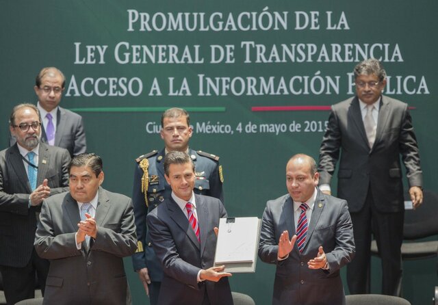 Promulgación de la Ley General de Transparencia y Acceso a la Información Pública.