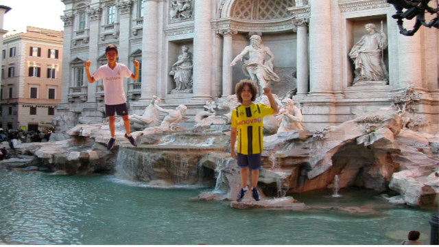 The trevi fountain.