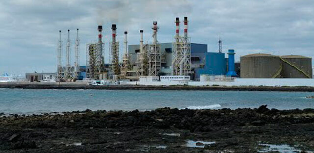 Installation of the first European seawater desalination plant