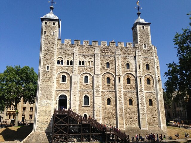 The construction of the Tower of London