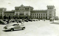 Inauguración del Palacio Nacional de la Cultura en la Ciudad de Guatemala.