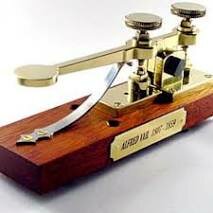 Samuel Morse inventa el código Morse y el telégrafo