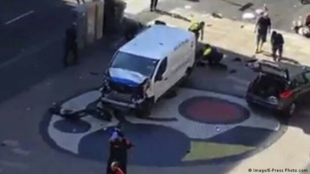 Truck crashes into Barcelona main street