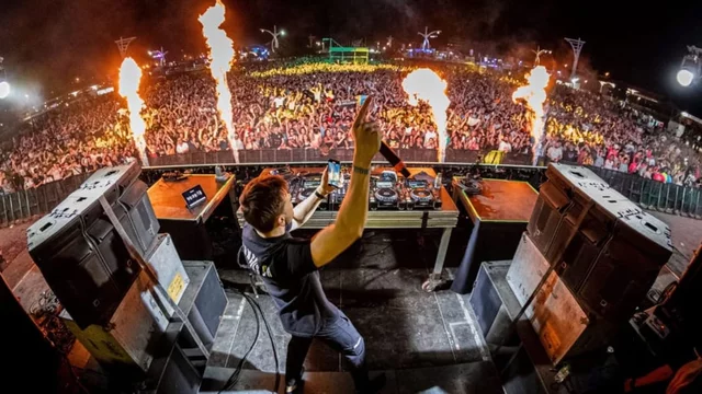 DONDE SE ESCUCHA LA MUSICA