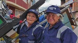 POR LA MUJER  Y LA VEJEZ EN BOGOTA