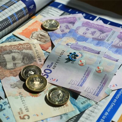 Timeline: HECHOS MAS IMPORTANTES EN LA ECONOMIA COLOMBIANA SIGLO XXI por : Ivon Cecilia Diaz Romero - Rosa Heredia Cruz - Julian Andres Lopez Narvaez