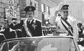 Regímenes militares autoritarios gobernaron Argentina, Brasil, Chile, Paraguay, Perú y muchos otros países.