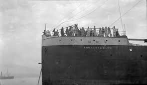 Le Komagata Maru est empêché d'accoster au Canada.