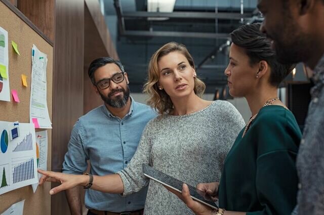 el estudio y observación del comportamiento humano en organizaciones, usando procesos científicos aparece.