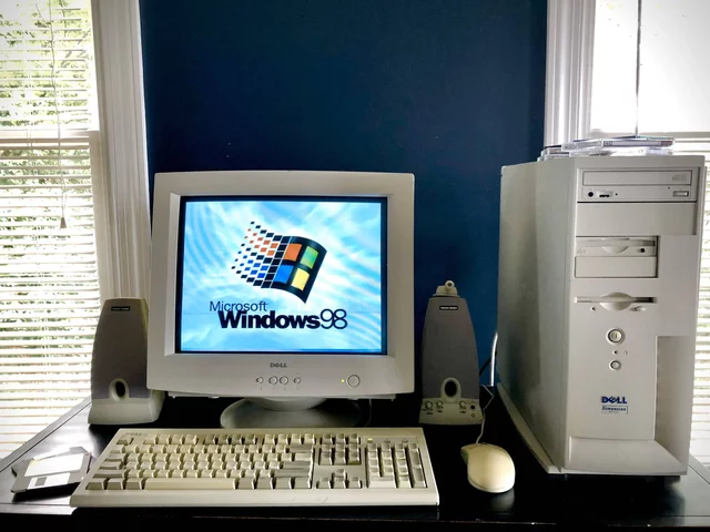 1999 Dell MSS Dimension v333c