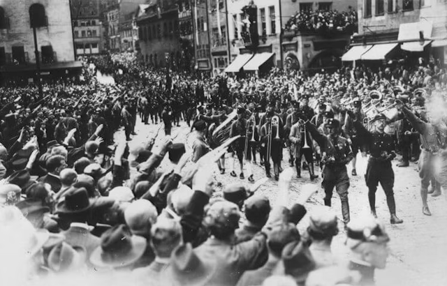 El movimiento Nazi