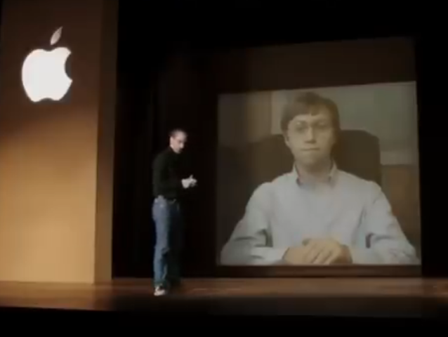 Jobs vuelve a las andadas