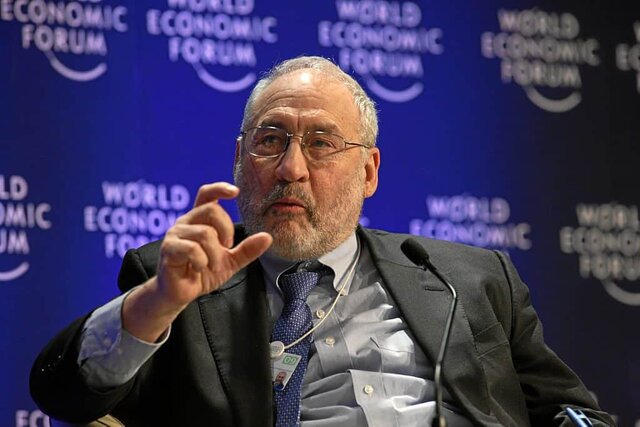 Joseph Stiglitz y su "La economía del sector público"